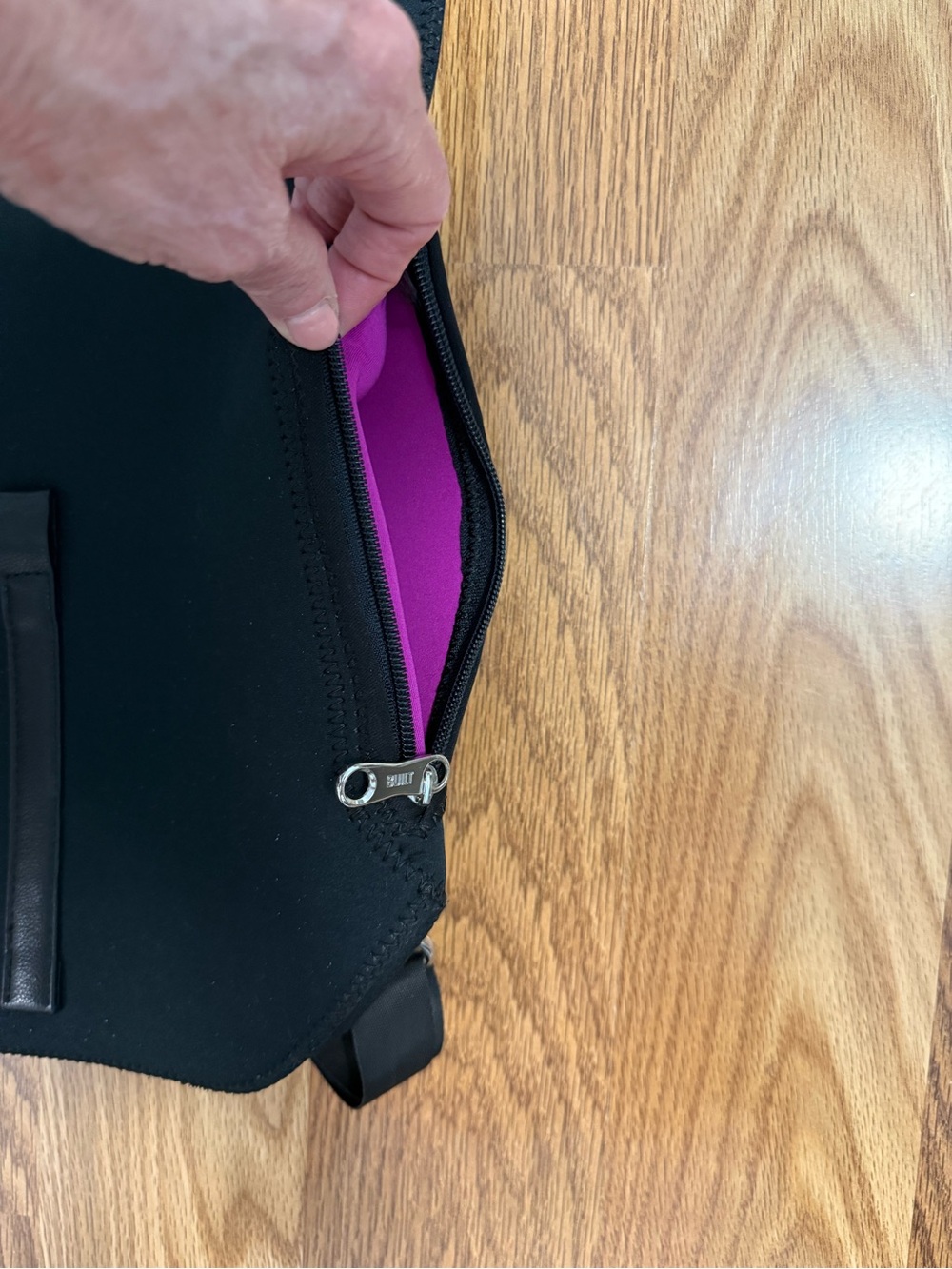 BUILT NEW YORK neoprene city backpack w/ inside and outside pockets. Pink inside - Picture 9 of 9